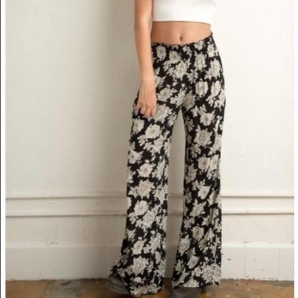 Beautiful Brandy Melville Pants (one size)